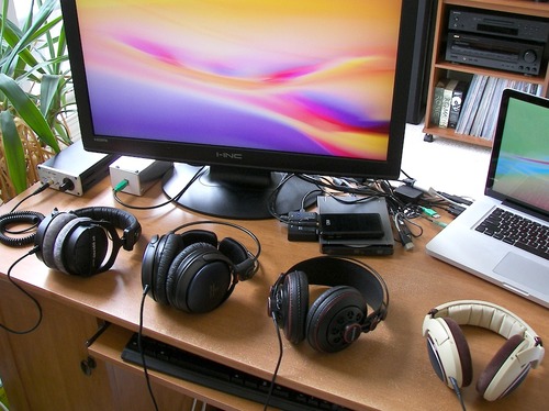 beyerdynamic DT 990 Pro 250 ohm Over-Ear Studio Headphones For Mixing, Mastering, and Editing - Customer Photo 2