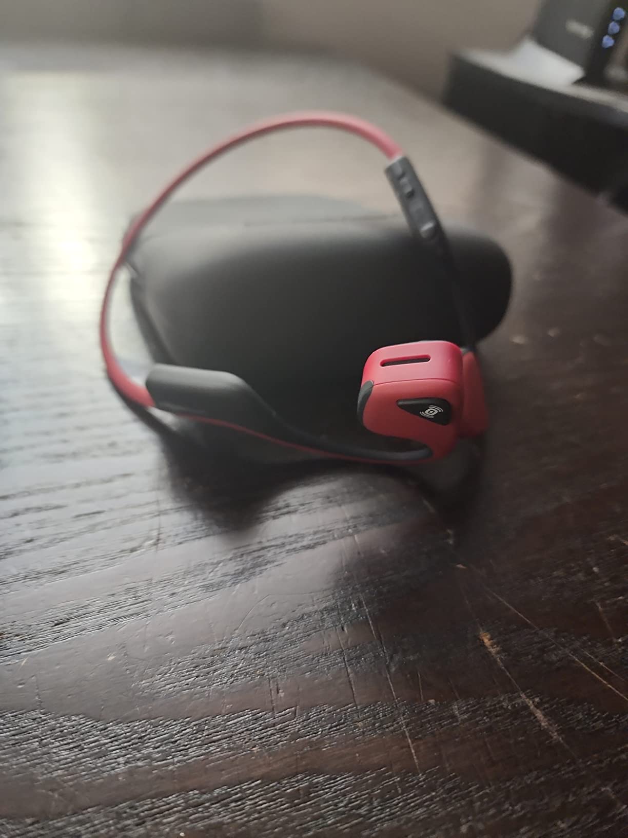 AfterShokz Air AS650CR Open-Ear Wireless Bone Conduction Headphones with Reflective Strips, Canyon Red Customer Review AfterShokz Air AS650CR Open-Ear Wireless Bone Conduction Headphones with Reflective Strips, Canyon Red - Customer Photo 1