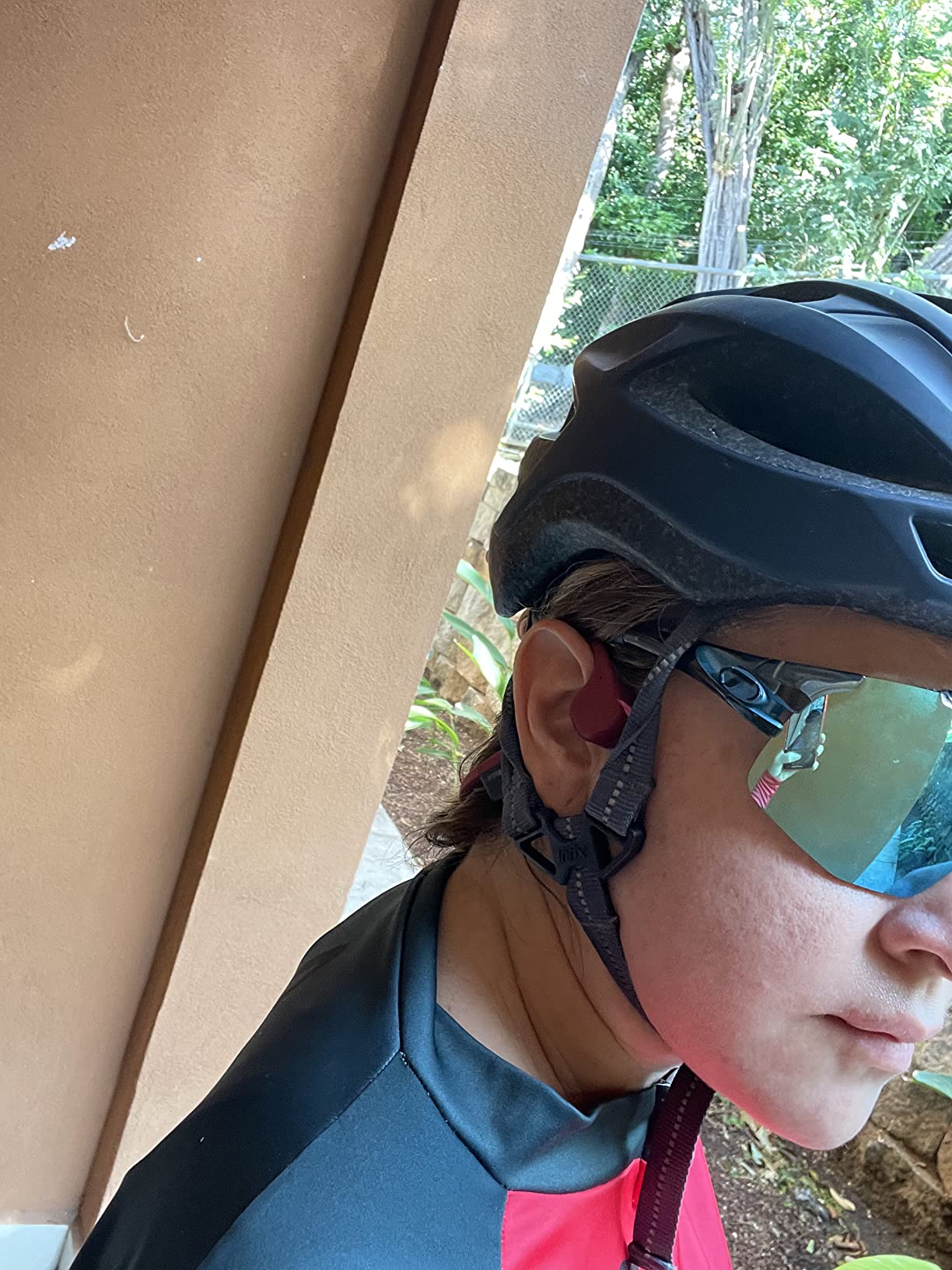 AfterShokz Air AS650CR Open-Ear Wireless Bone Conduction Headphones with Reflective Strips, Canyon Red Customer Review AfterShokz Air AS650CR Open-Ear Wireless Bone Conduction Headphones with Reflective Strips, Canyon Red - Customer Photo 2