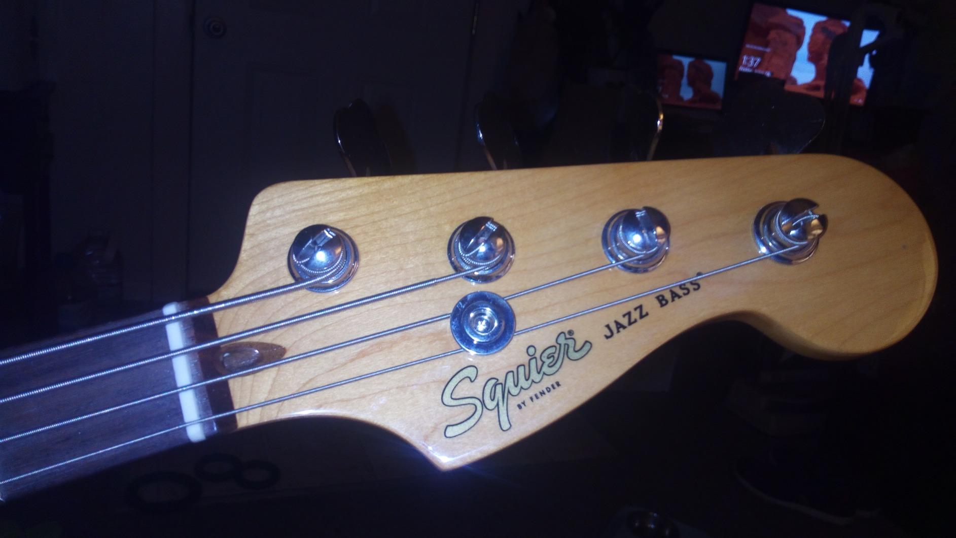 Squier Classic Vibe 60s Jazz Bass, Daphne Blue, Laurel Fingerboard - Customer Photo 2