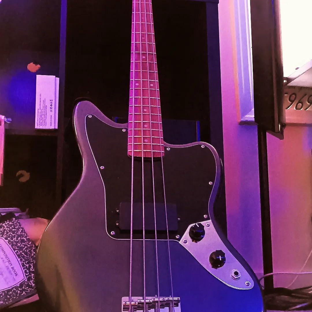 Fender Squier Affinity Series Jaguar Bass, Charcoal Frost Metallic, Laurel Fingerboard - Customer Photo 2