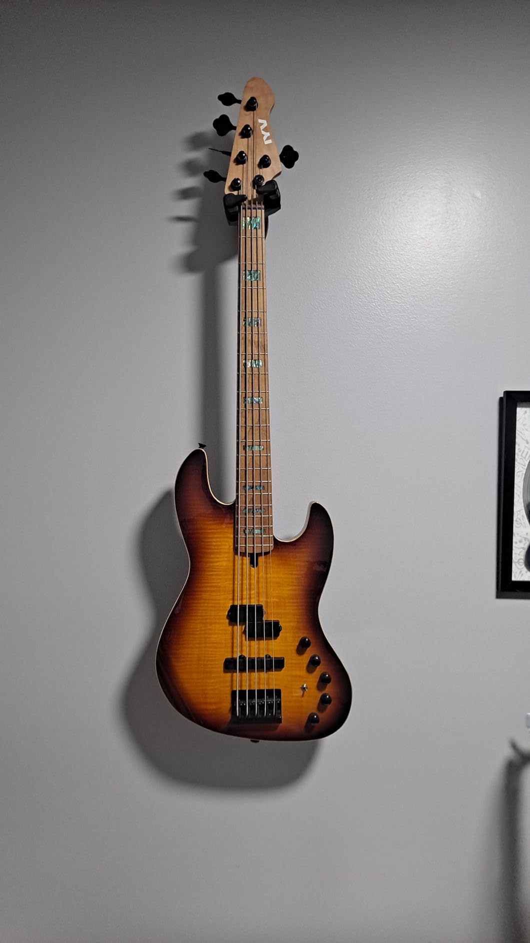 IYV, 5-String IYV-IPJB-500A Solid Body with Flame Maple Electric Jazz Bass, Natural, Honey Burst (IPJB-500) - Customer Photo 2